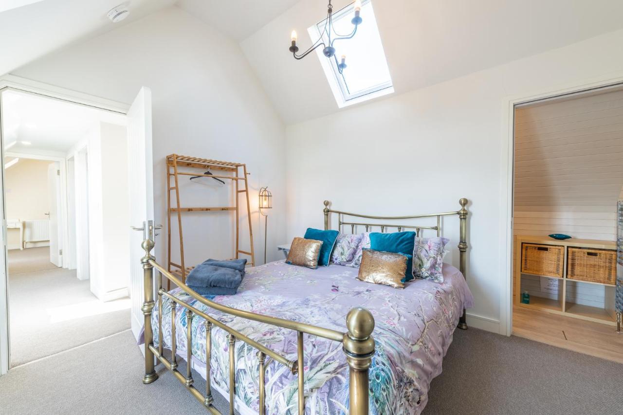 Nether Newton - Sleeps 10, Hottub, Sauna, Private Garden Newmilns Buitenkant foto