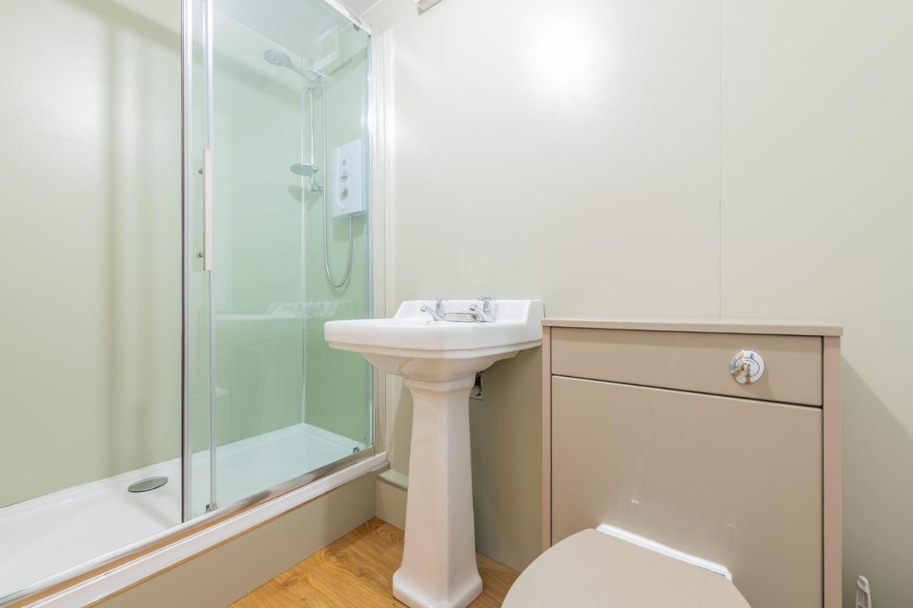 Nether Newton - Sleeps 10, Hottub, Sauna, Private Garden Newmilns Buitenkant foto