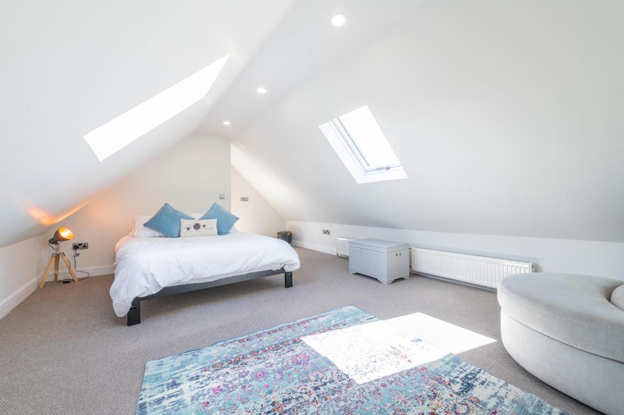 Nether Newton - Sleeps 10, Hottub, Sauna, Private Garden Newmilns Buitenkant foto