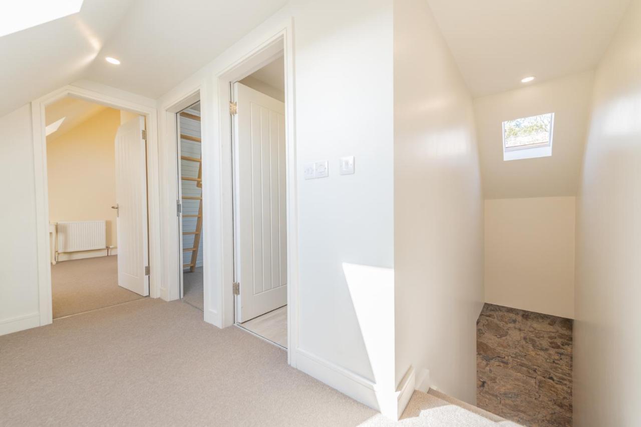 Nether Newton - Sleeps 10, Hottub, Sauna, Private Garden Newmilns Buitenkant foto